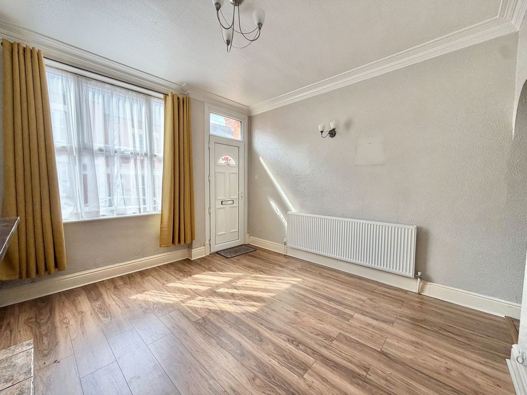 Property photo 3 of 22