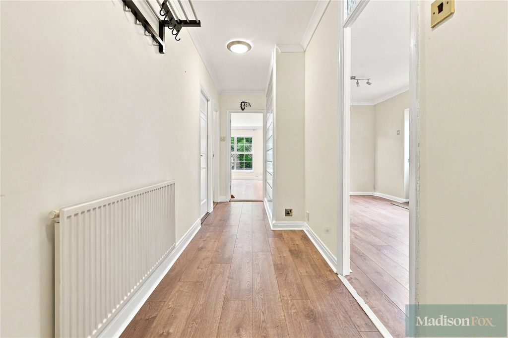 Property photo 2 of 38 Picture No. 39