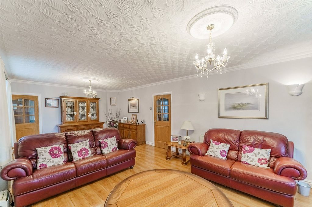 Property photo 3 of 22 Picture No. 53