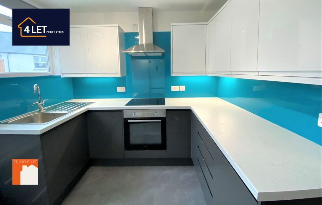 Property photo 1 of 30