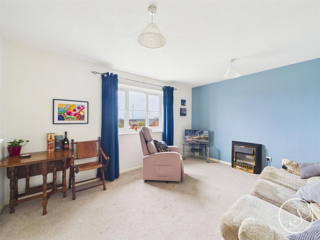 Property photo 2 of 14 Kitchen