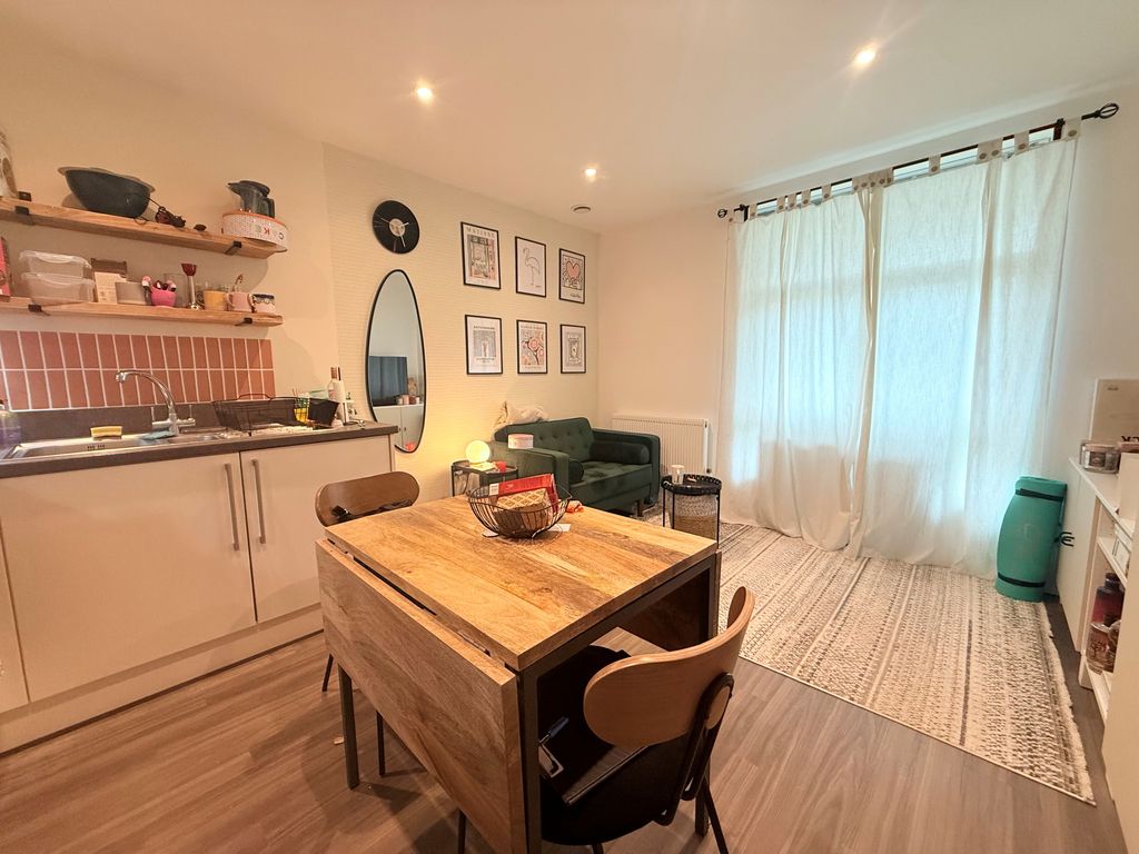 Property photo 2 of 5 Living Room