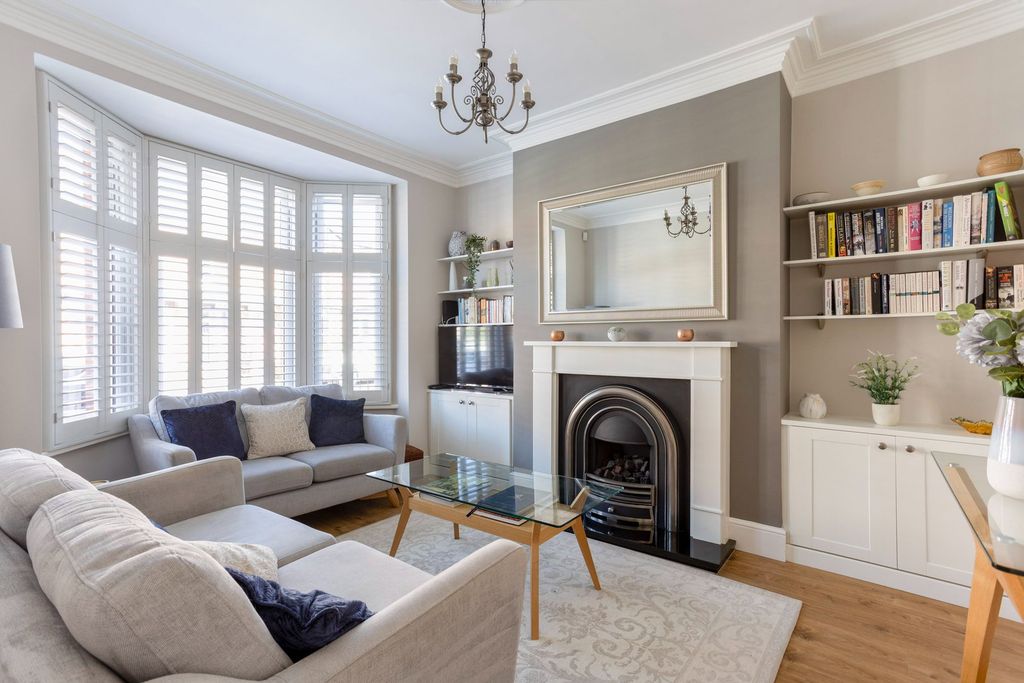 Property photo 3 of 27