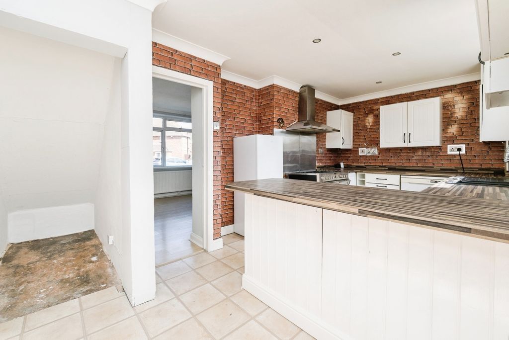 Property photo 3 of 12 Kitchen/Diner