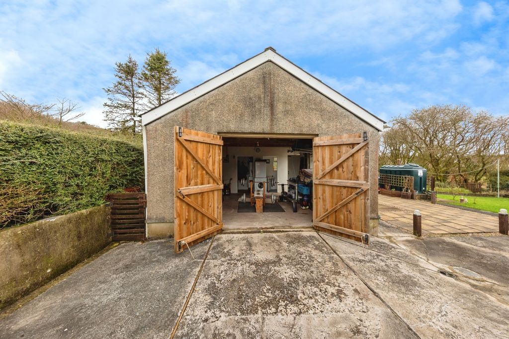 Property photo 3 of 21 Pbox-Img.Jpg