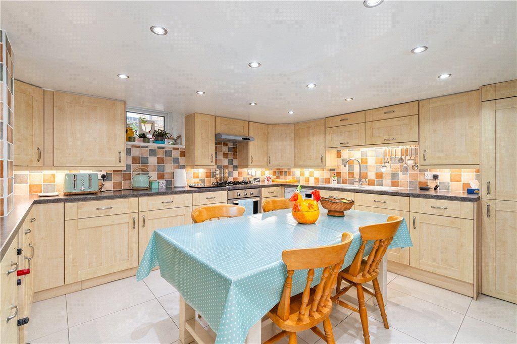 Property photo 2 of 14 Kitchen