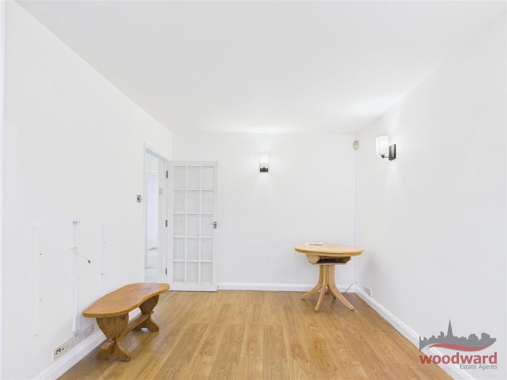 Property photo 2 of 10 Living Room