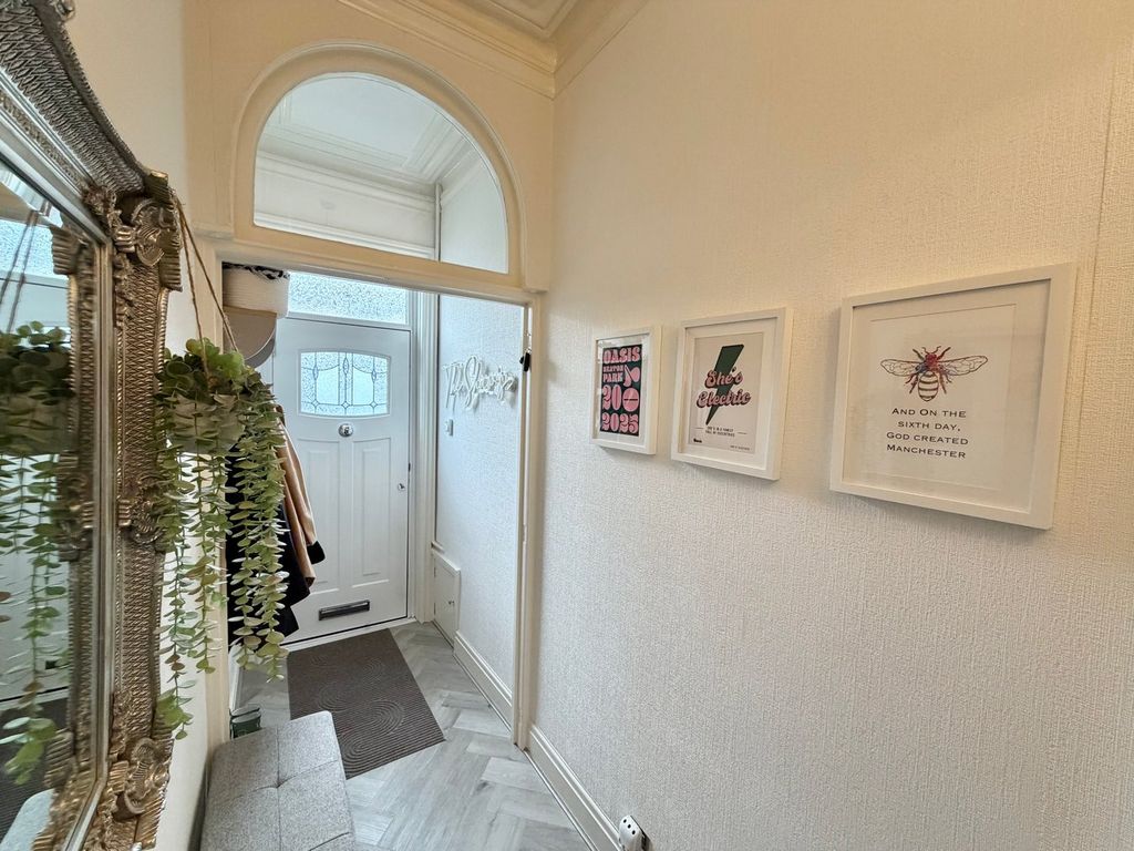 Property photo 3 of 25