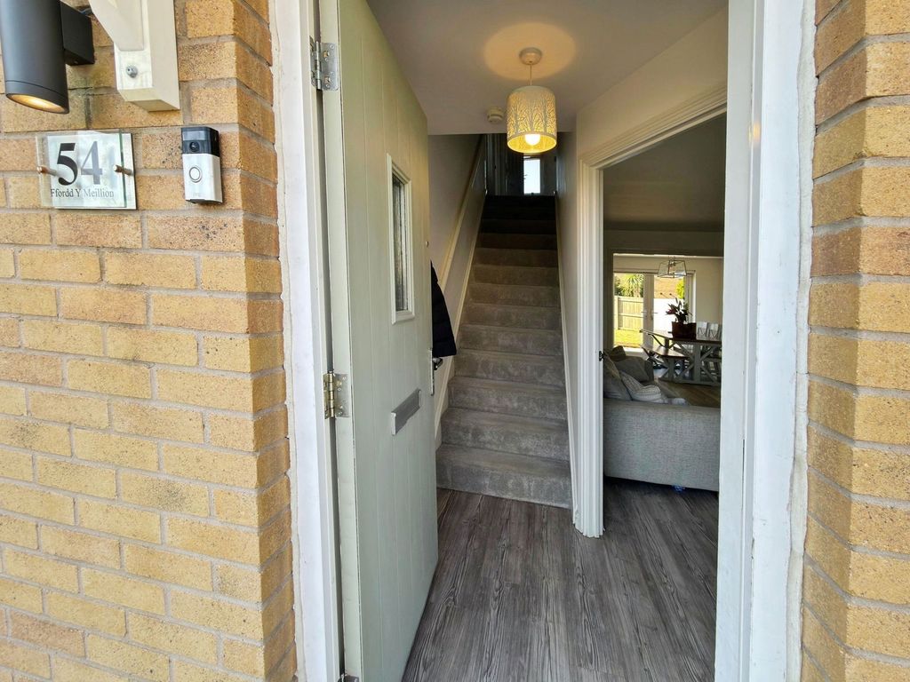 Property photo 2 of 38