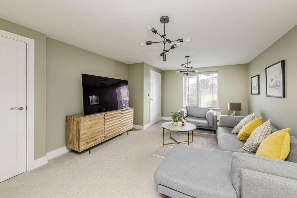 Property photo 2 of 22