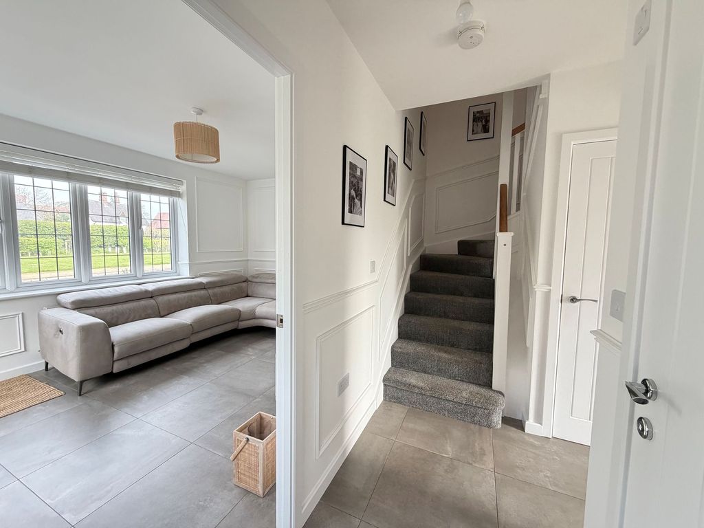 Property photo 3 of 24