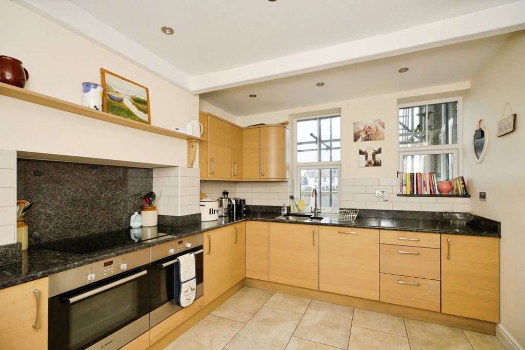 Property photo 3 of 20 Photo