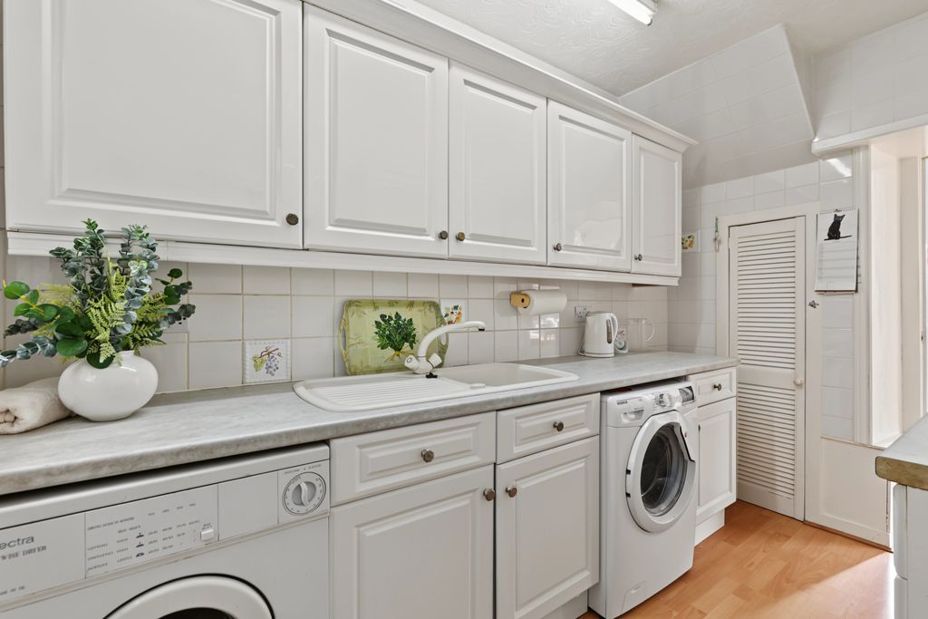 Property photo 3 of 24 Picture No. 27