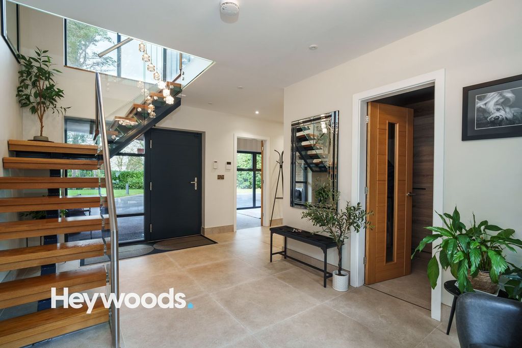 Property photo 3 of 47