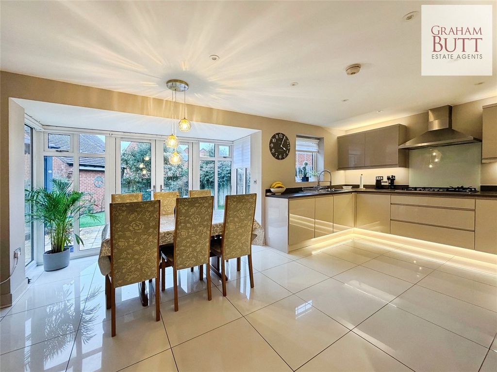 Property photo 2 of 30 Picture No. 23