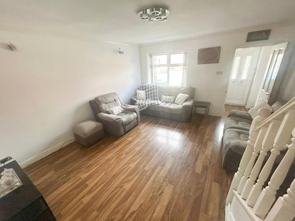 Property photo 3 of 15 43173_Em-149032_Img_01_0001.Jpeg