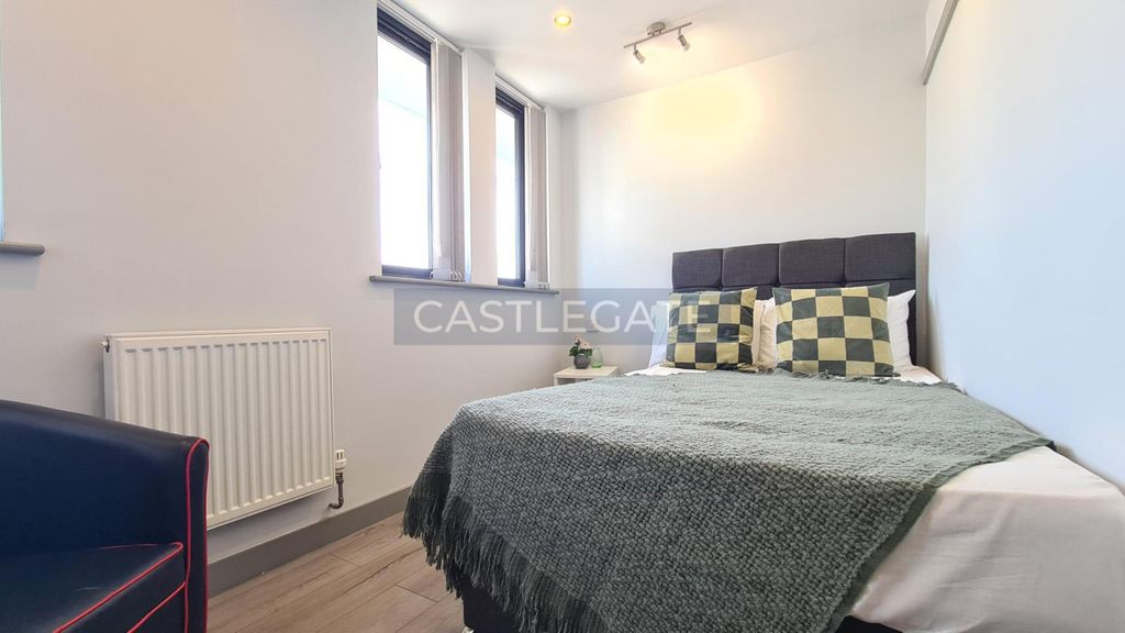 Property photo 2 of 13 Room 60, The Works At Standard House New (1)
