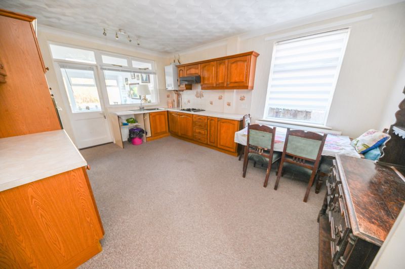 Property photo 3 of 16 Photo 8