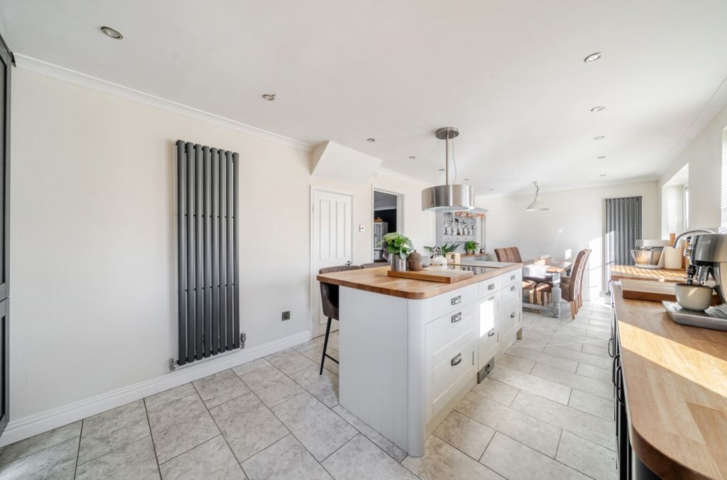 Property photo 2 of 20 1535292-7-1A14542ee1c77