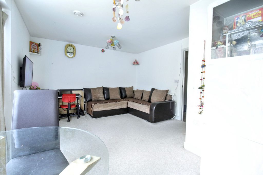Property photo 3 of 7