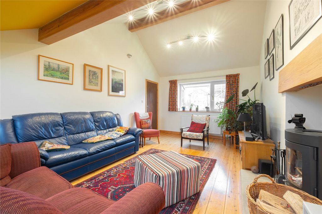 Property photo 2 of 29 Sitting Room