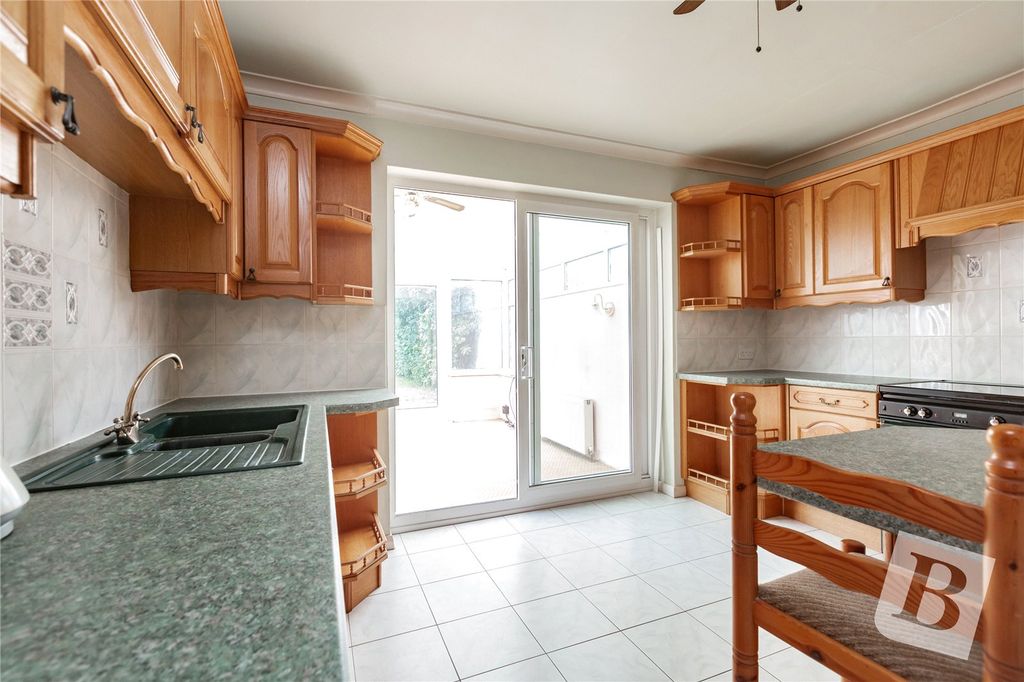 Property photo 2 of 17 Kitchen