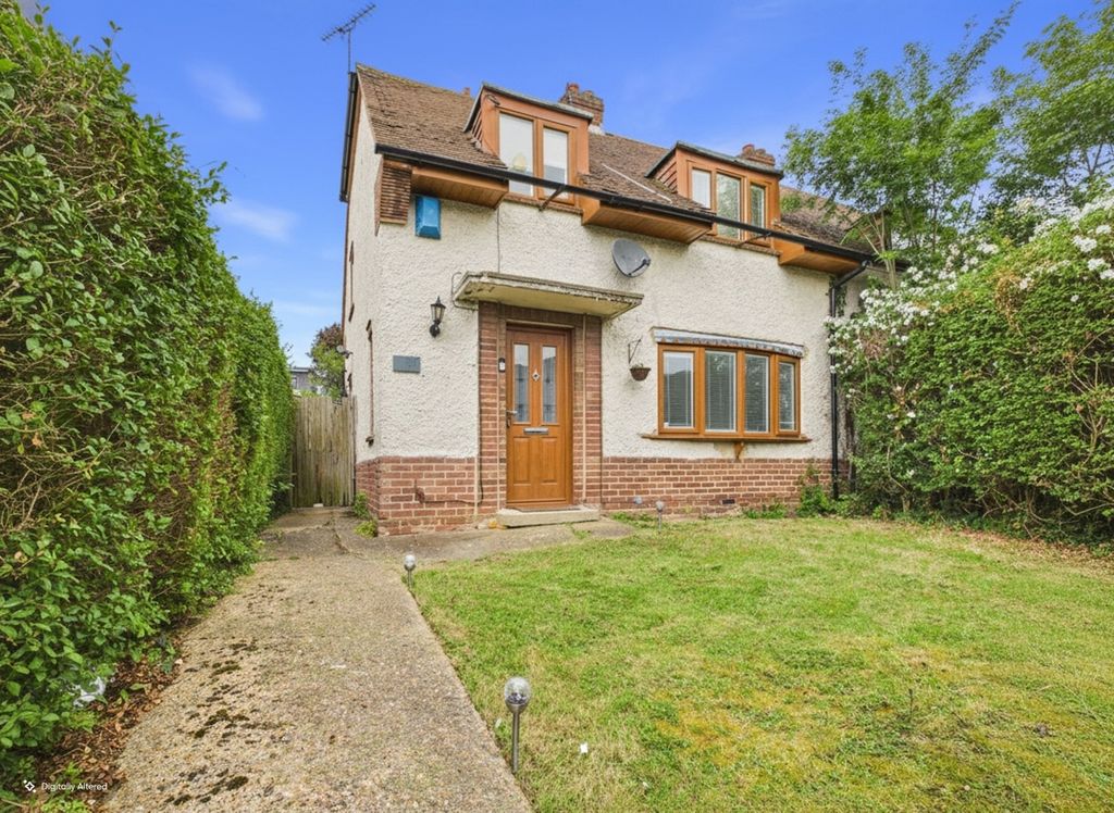 Property photo 1 of 25 Cam03016G0-Pr0090-Still037-001