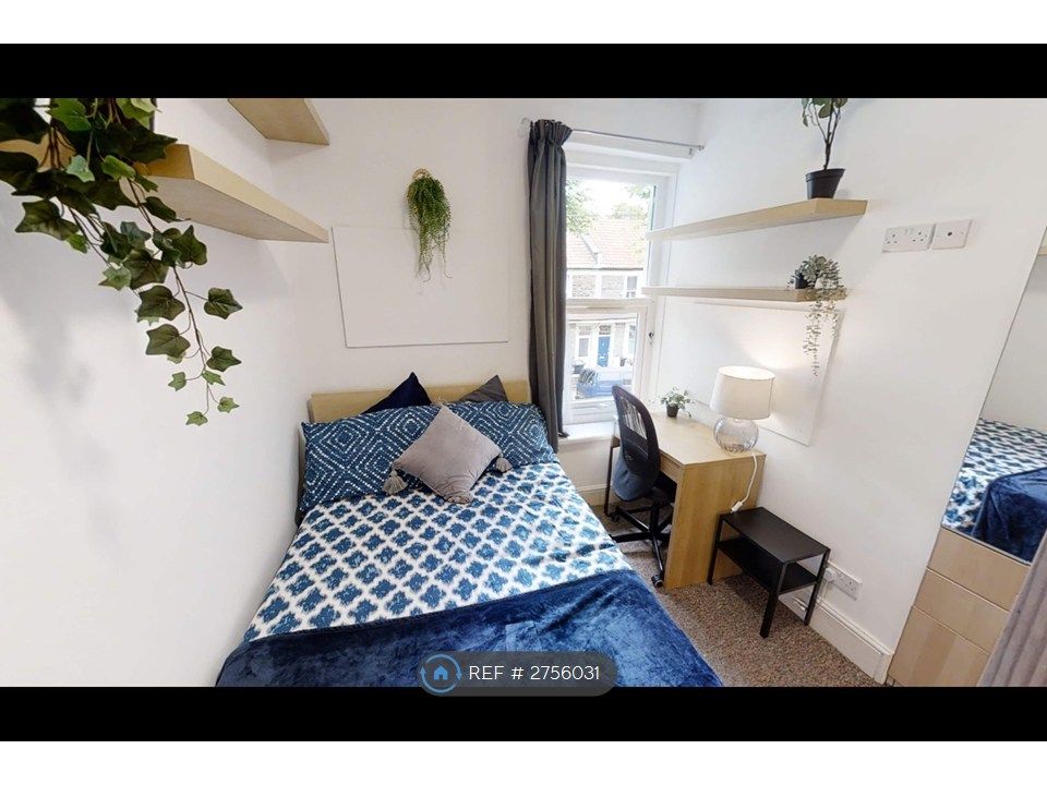 Property photo 3 of 11 Room 3 With Ensuite Shower & Basin