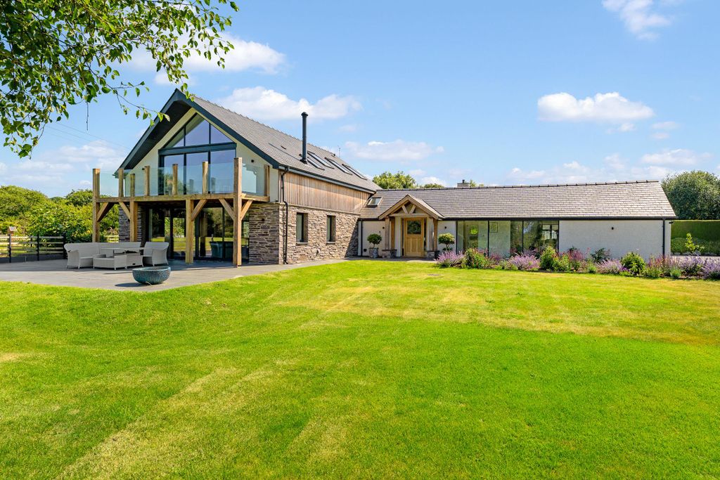 Property photo 1 of 32 Image