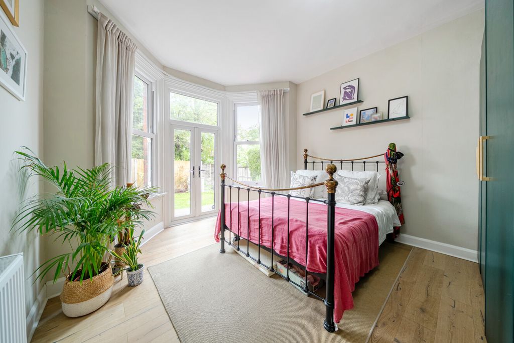 Property photo 2 of 13 1536090-8-6Ad8Dcb...