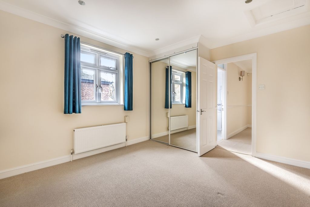 Property photo 3 of 11 Bedroom