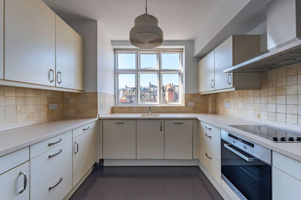 Property photo 3 of 24