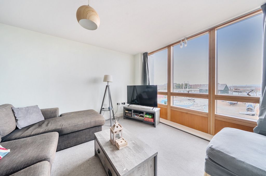 Property photo 2 of 18 1331231-7-6888cc0...