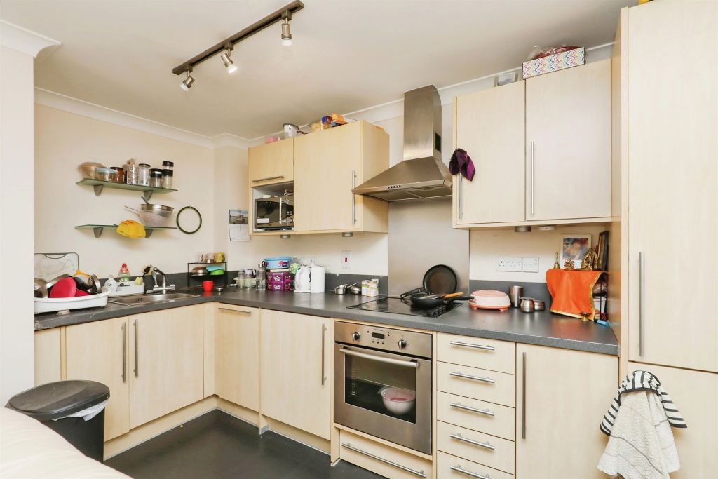 Property photo 2 of 17