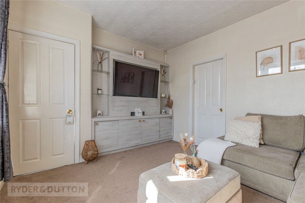Property photo 2 of 16 Living Room