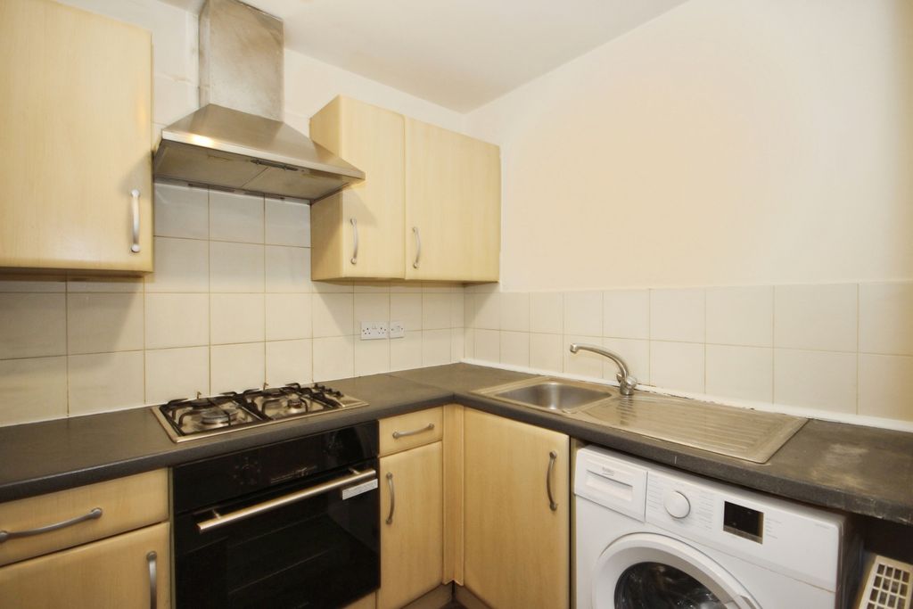 Property photo 3 of 9 Pbox-Img.Jpg