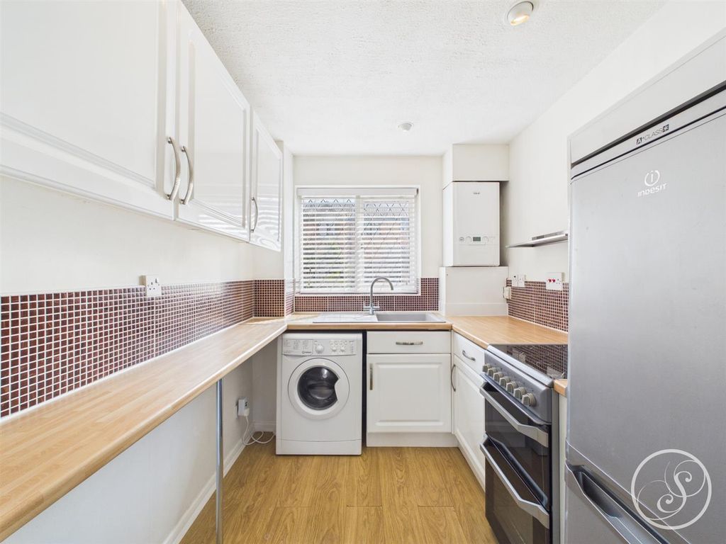 Property photo 3 of 13 Kitchen