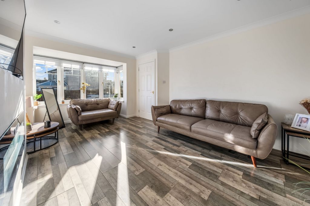 Property photo 2 of 29