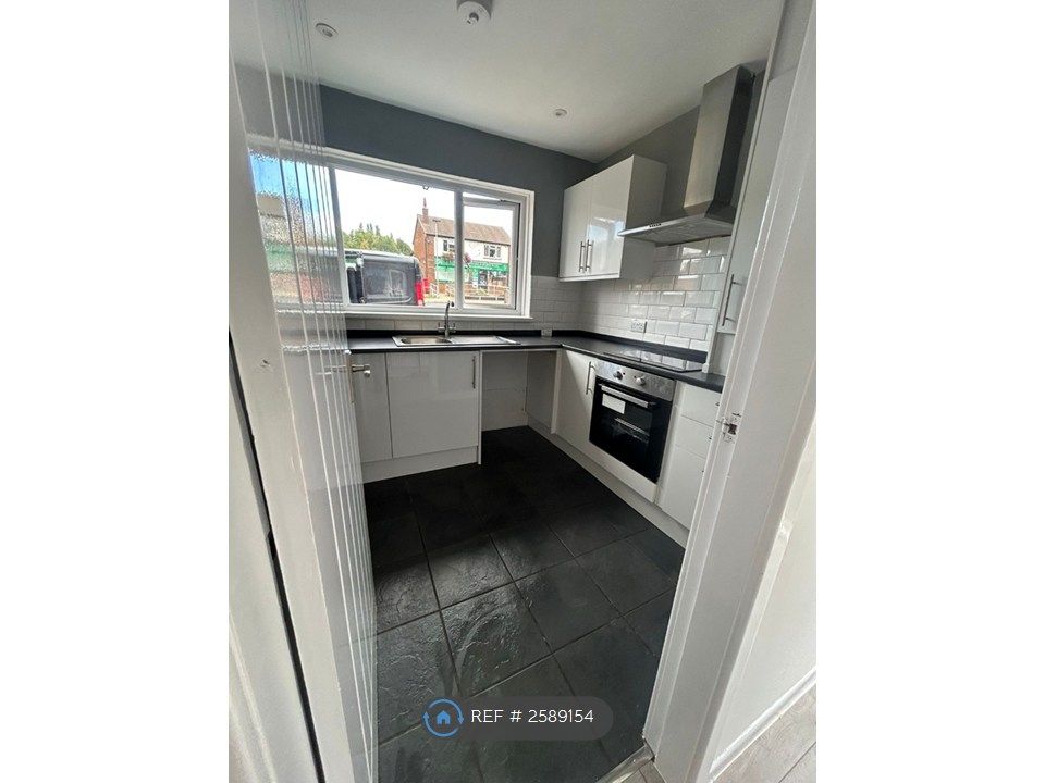 Property photo 2 of 33