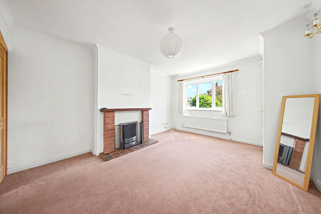 Property photo 3 of 34 Living Room