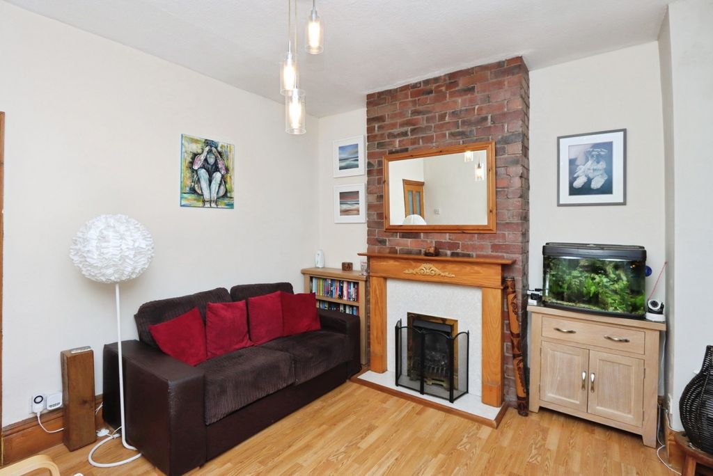 Property photo 3 of 17 Photo