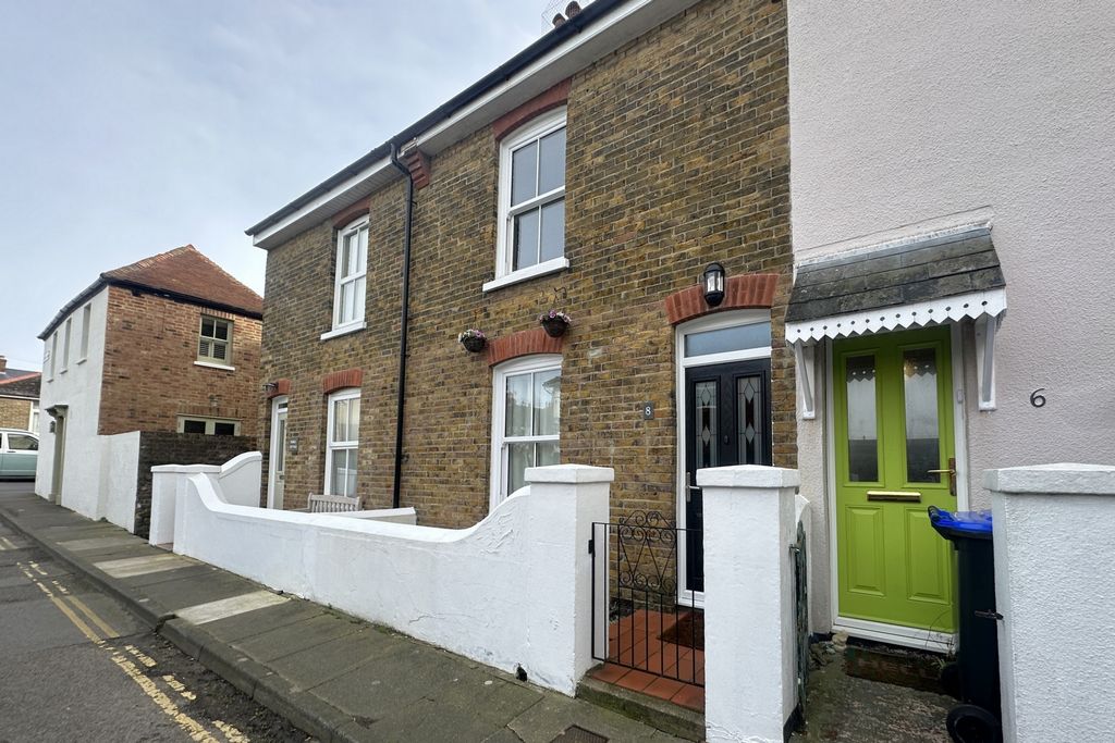 Property photo 1 of 11 Photo 2