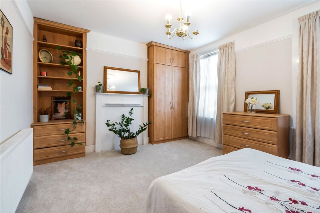 Property photo 2 of 16 Bedroom 3