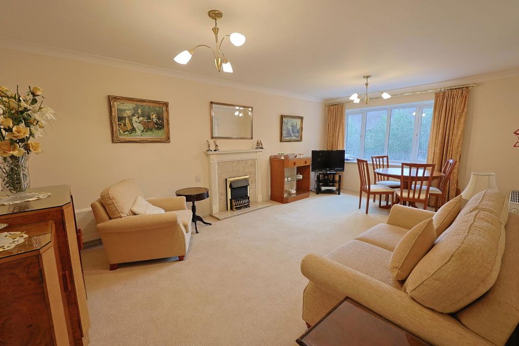 Property photo 2 of 11