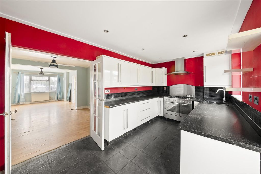 Property photo 3 of 15