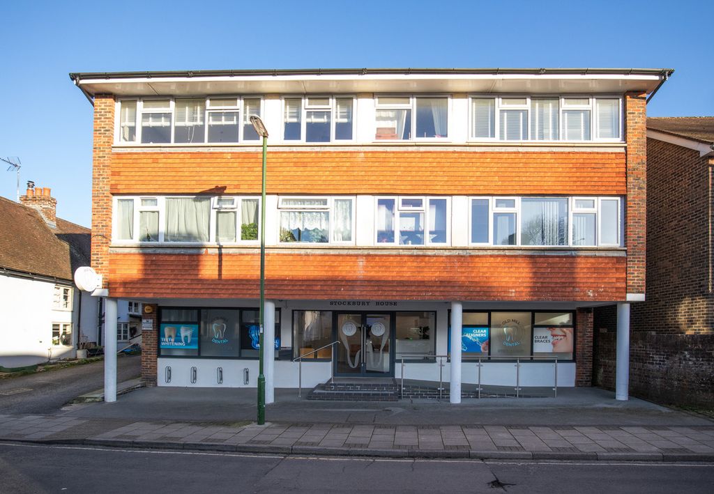 Property photo 3 of 11