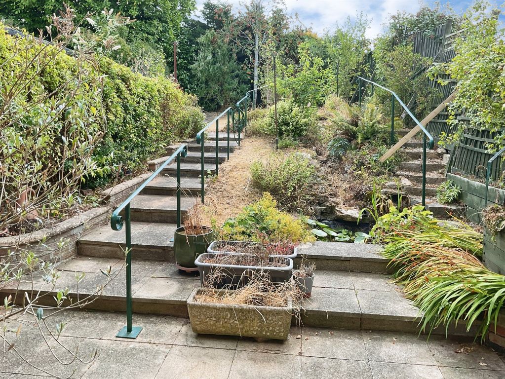 Property photo 2 of 23
