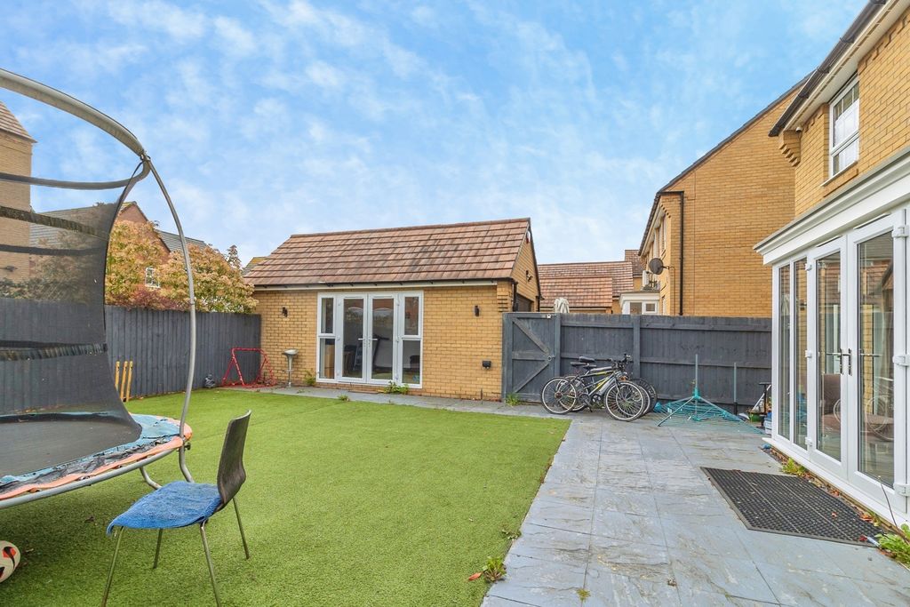 Property photo 3 of 20 Pbox-Img.Jpg