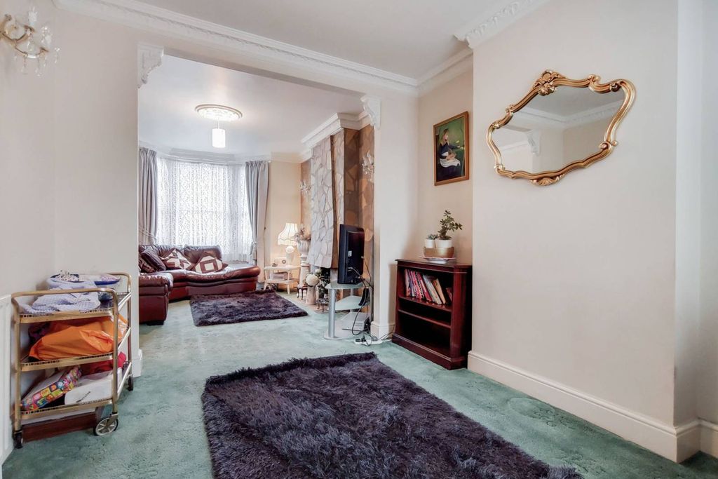 Property photo 3 of 22