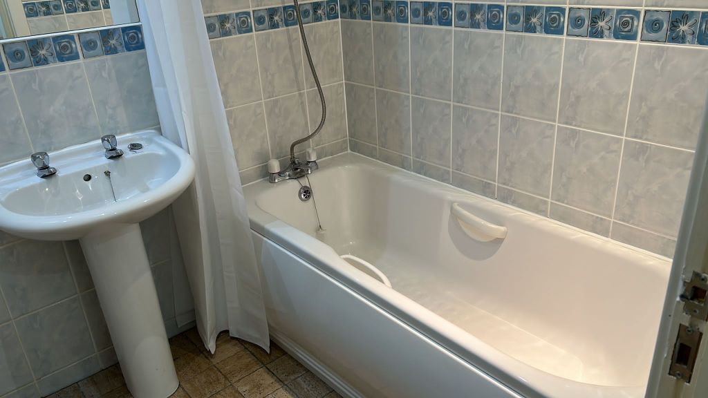 Property photo 3 of 4